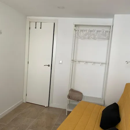 A 50 M De La Appartement