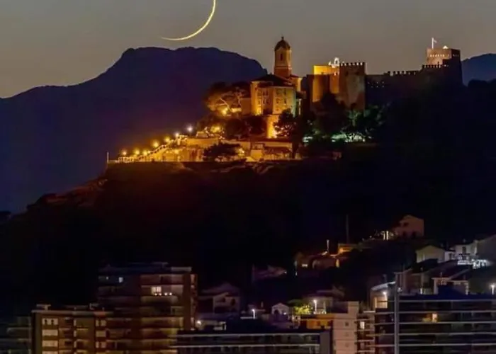 A 50 M De La 쿠엘라