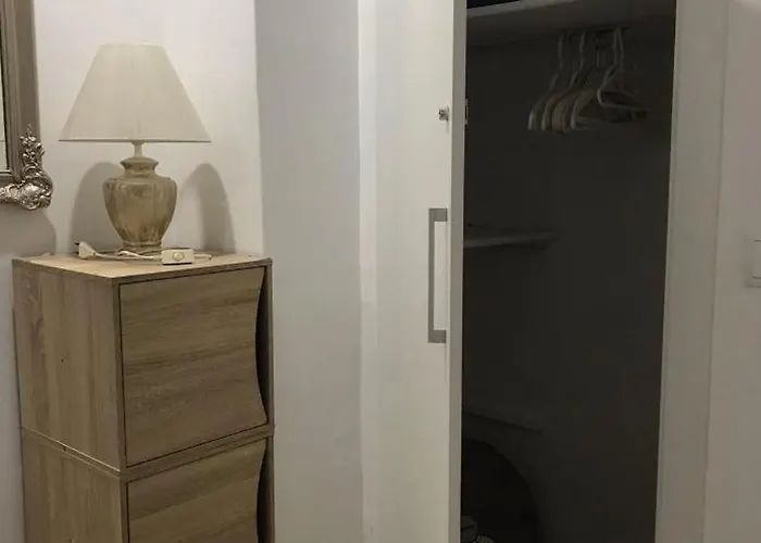 A 50 M De La * 쿠엘라